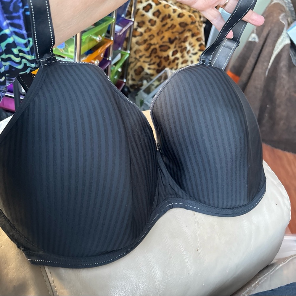 Freya  Black Full Support Underwire  Striped Confort Straps Bra Size 38I. Exc.